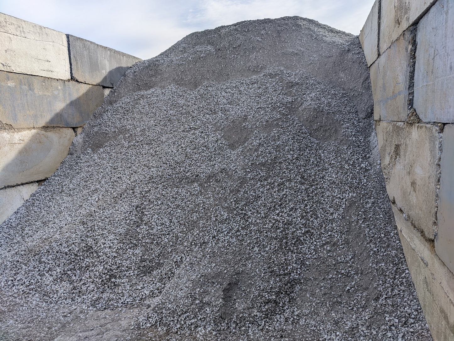 5/8" Minus Limestone Gravel